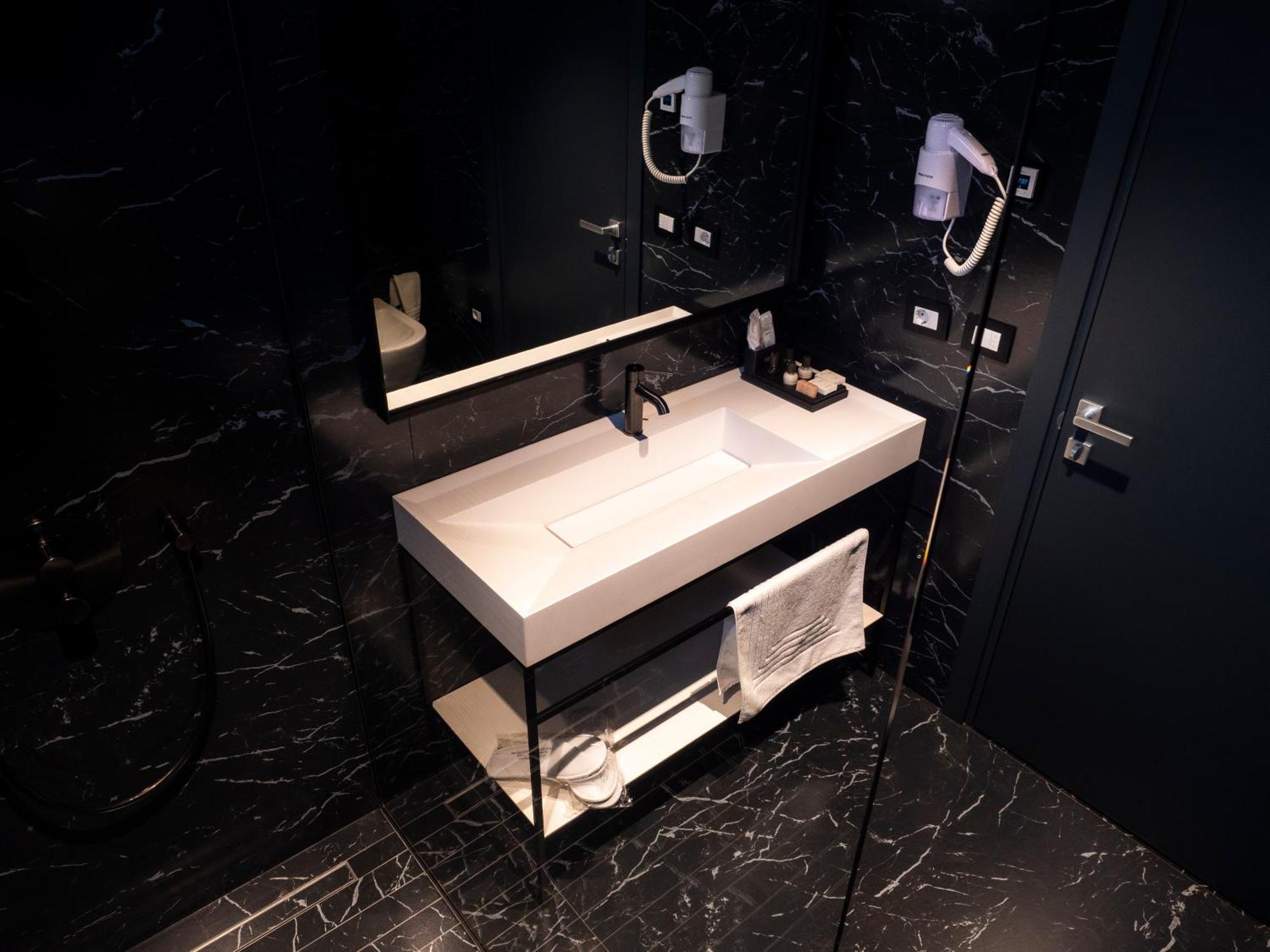 Moncafe Boutique Hotel & Spa טיראנה מראה חיצוני תמונה