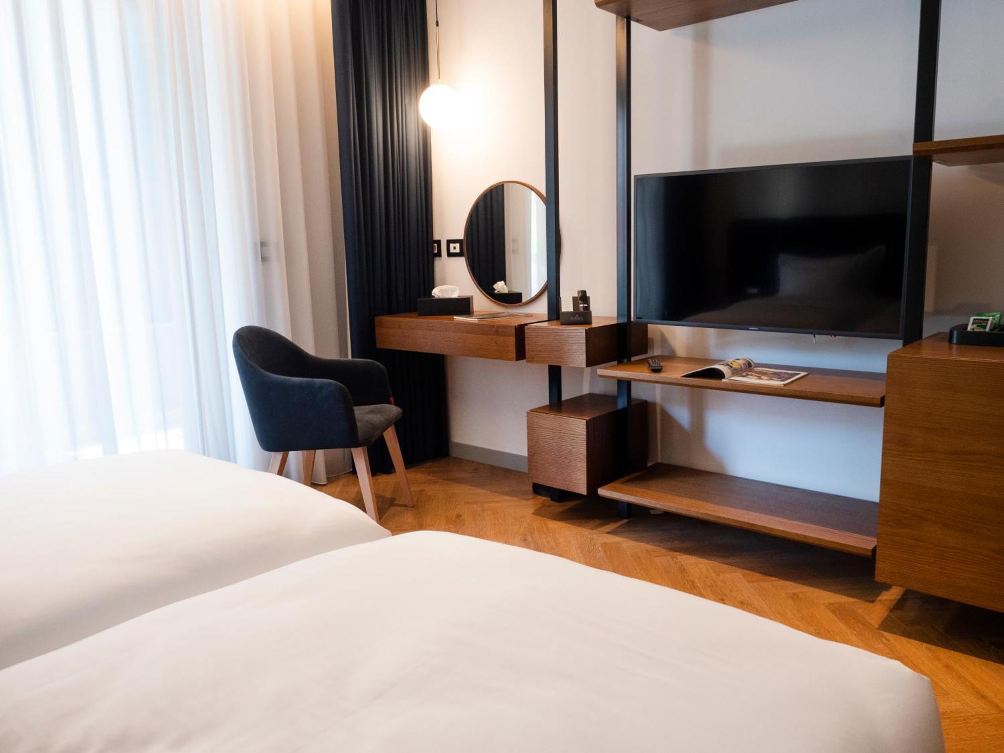 Moncafe Boutique Hotel & Spa טיראנה מראה חיצוני תמונה